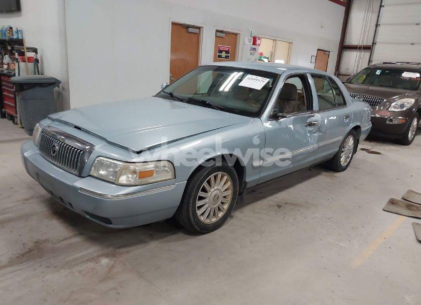 Photo 2 of 2009 Mercury Grand MARQUIS LS (FLEET ONLY) (VIN 2MEHM75V99X634683)