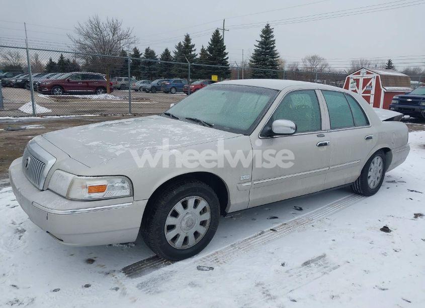 Photo 2 of 2008 Mercury Grand MARQUIS LS (VIN 2MEHM75VX8X612397)