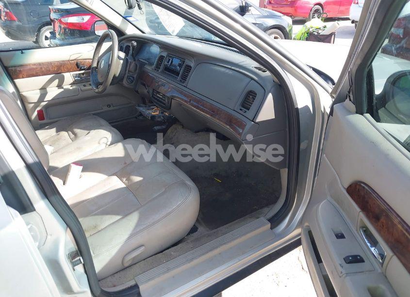 Photo 5 of 2009 Mercury Grand MARQUIS LS (FLEET ONLY) (VIN 2MEHM75VX9X609310)