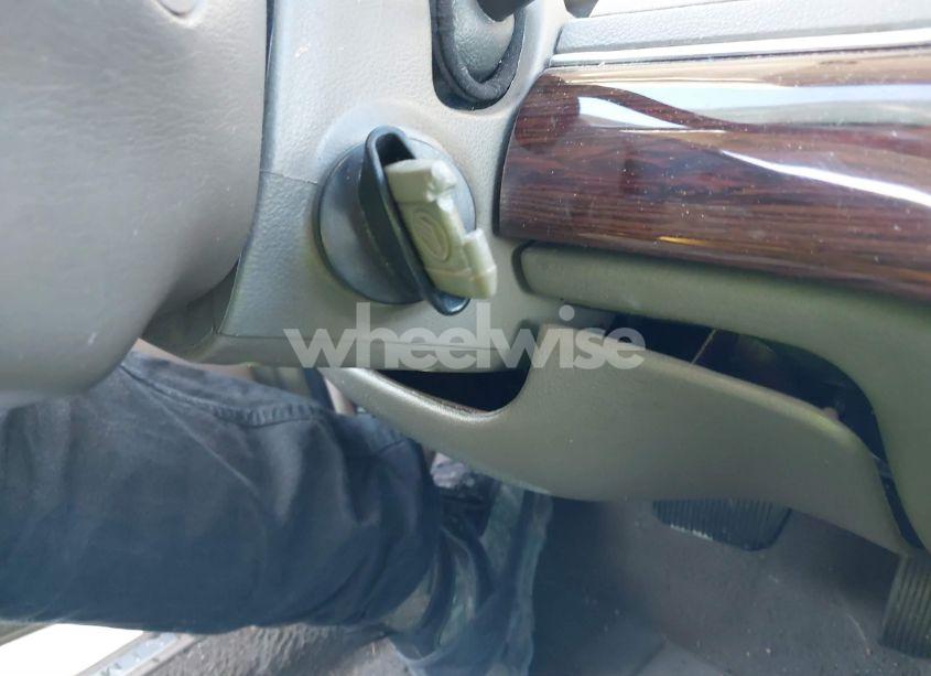 Photo 11 of 2004 Mercury Grand MARQUIS LS (VIN 2MEHM75W04X633908)