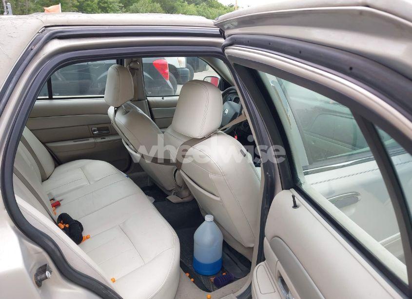 Photo 8 of 2007 Mercury Grand MARQUIS LS (VIN 2MEHM75W47X602830)