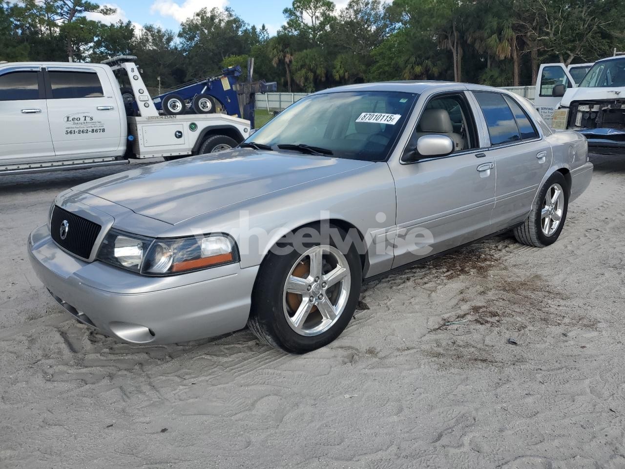 2004 MERCURY MARAUDER (VIN 2MHHM79V64X670658) main photo