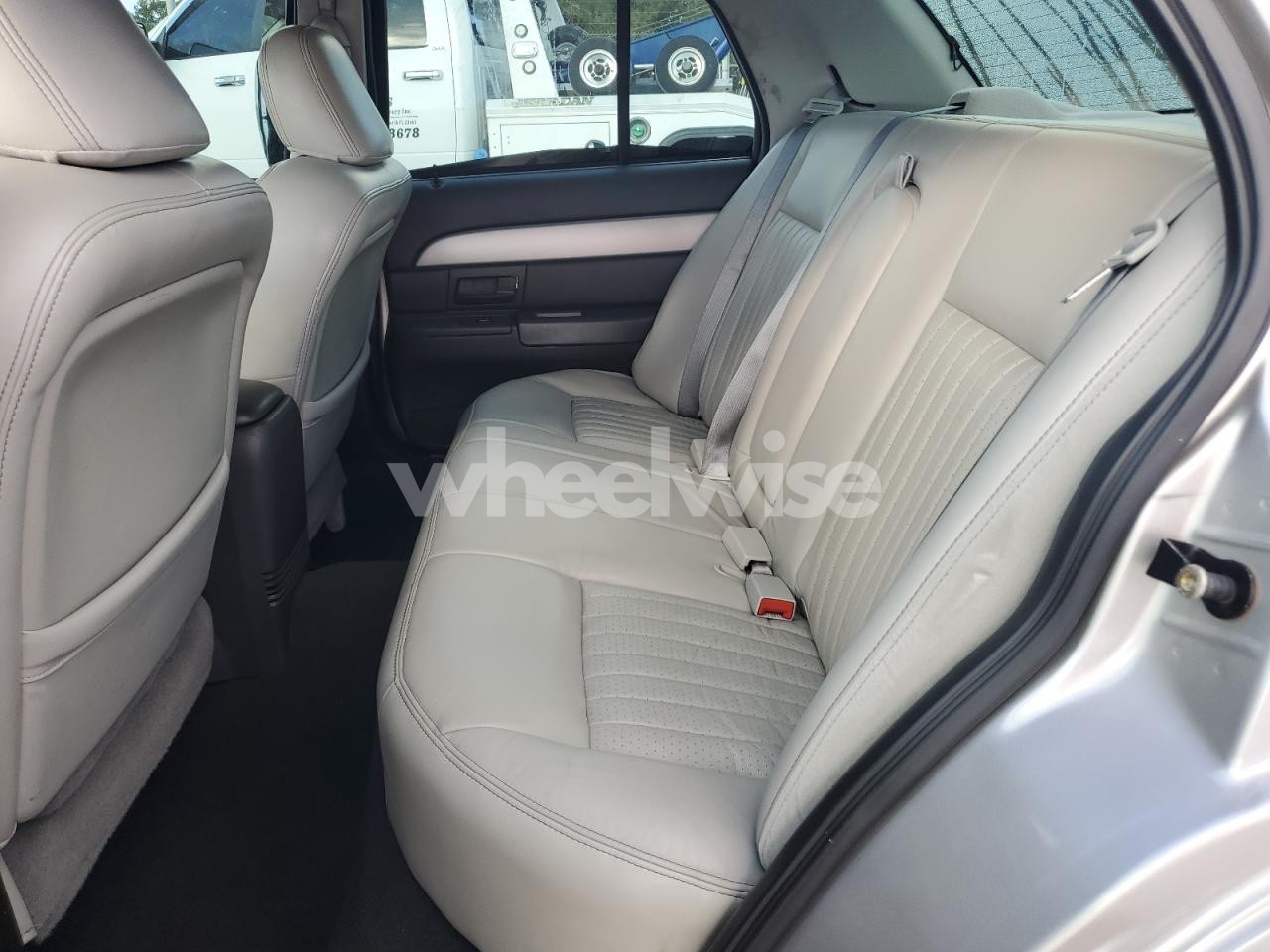 Photo 10 of 2004 MERCURY MARAUDER (VIN 2MHHM79V64X670658)