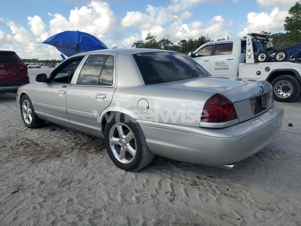 Photo 2 of 2004 MERCURY MARAUDER (VIN 2MHHM79V64X670658)