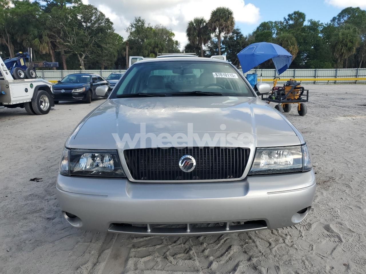 Photo 5 of 2004 MERCURY MARAUDER (VIN 2MHHM79V64X670658)