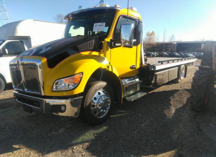 Photo 2 of 2024 Kenworth T280 N/A (VIN 2NK3HM6X1RM380448)