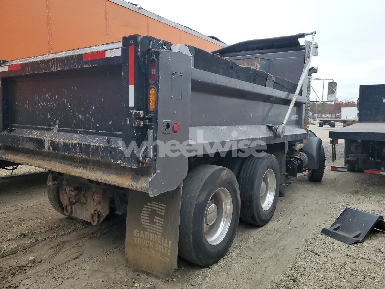 Photo 4 of 2021 KENWORTH T370 DUMP TRUCK (VIN 2NKHHJ7X1MM449361)