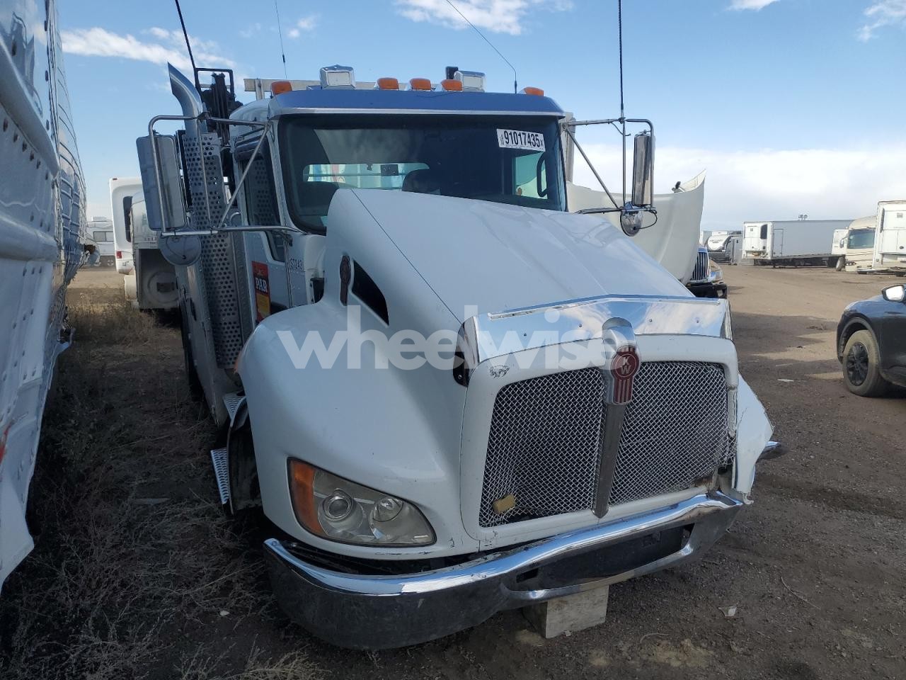 2020 KENWORTH T300 BUCKET TRUCK (VIN 2NKHHJ7X3LM371809) main photo