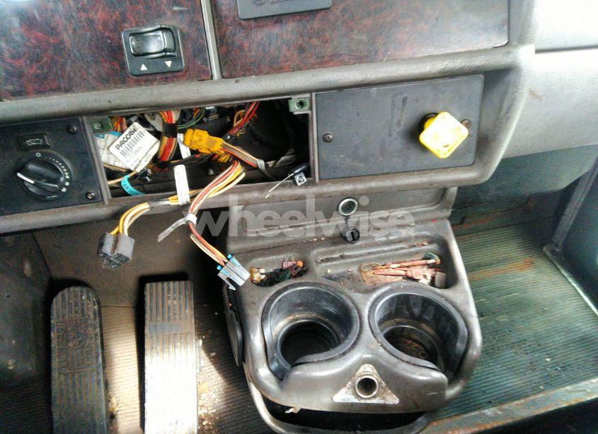 Photo 6 of 2016 Kenworth Construction T370 (VIN 2NKHHJ7X9GM122355)