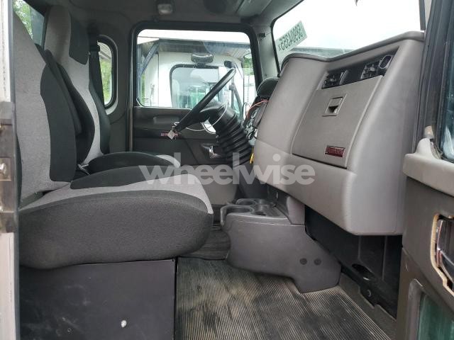 Photo 10 of 2019 KENWORTH CONSTRUCTION T270 (VIN 2NKHHM6X0KM304280)