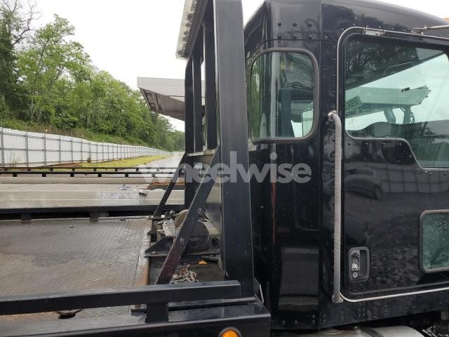 Photo 8 of 2019 KENWORTH CONSTRUCTION T270 (VIN 2NKHHM6X0KM304280)
