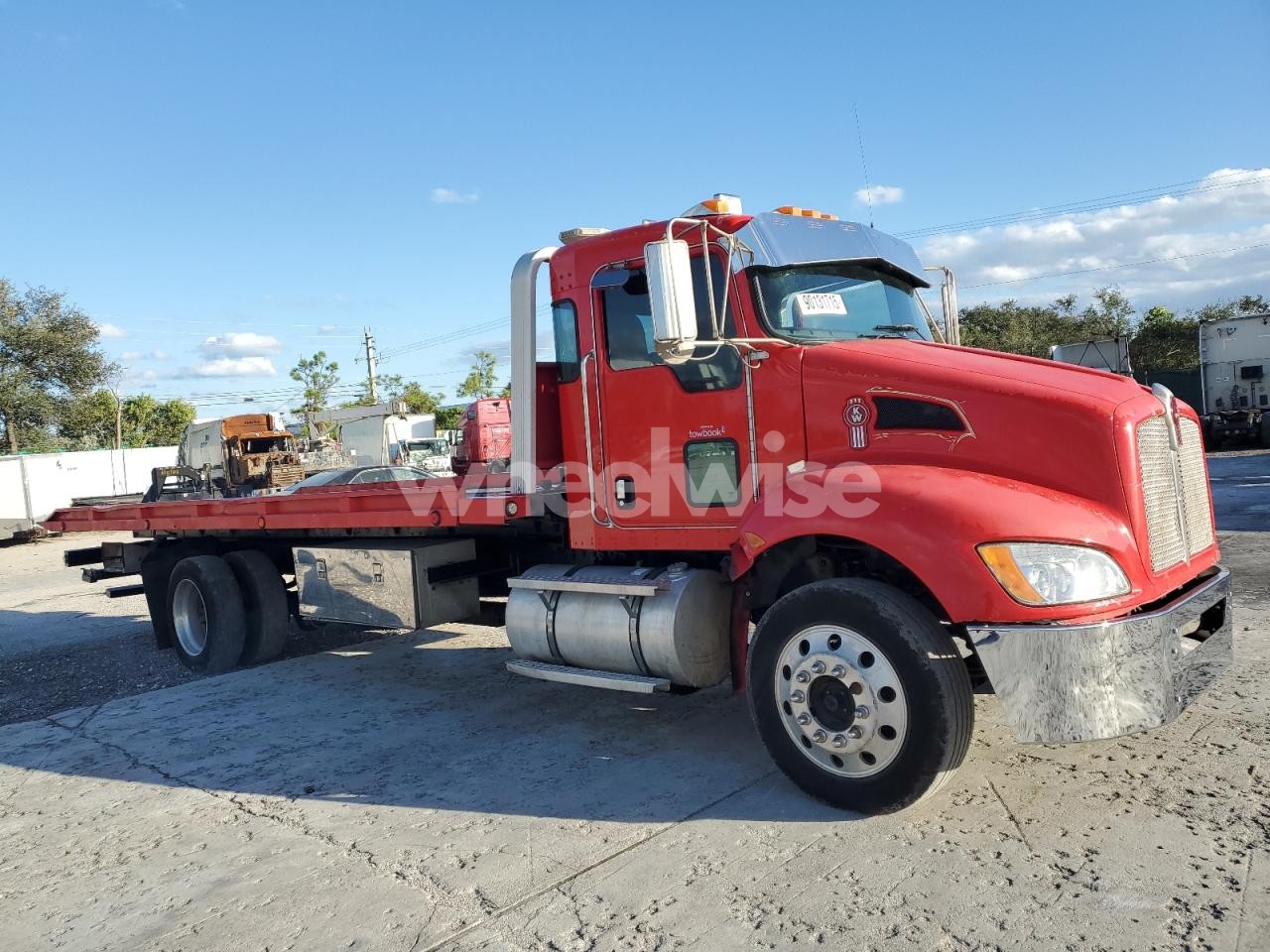 2010 KENWORTH CONSTRUCTION T270 (VIN 2NKHHM6X1AM273846) main photo