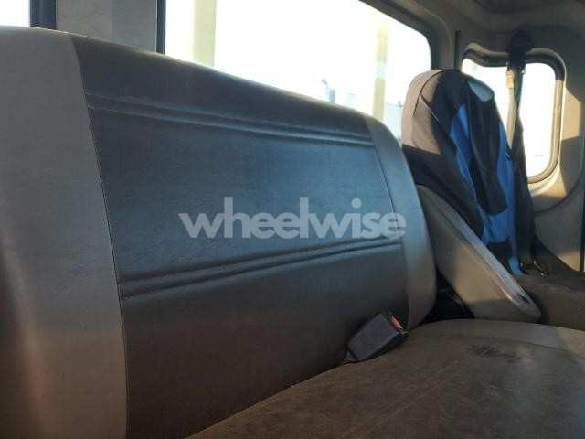 Photo 6 of 2010 KENWORTH CONSTRUCTION T270 N/A (VIN 2NKHHM6X4AM231400)