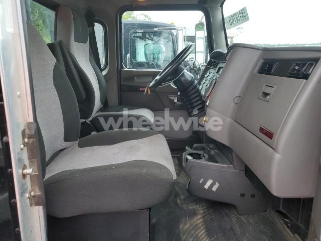 Photo 6 of 2019 KENWORTH CONSTRUCTION T270 (VIN 2NKHHM6X4KM304279)