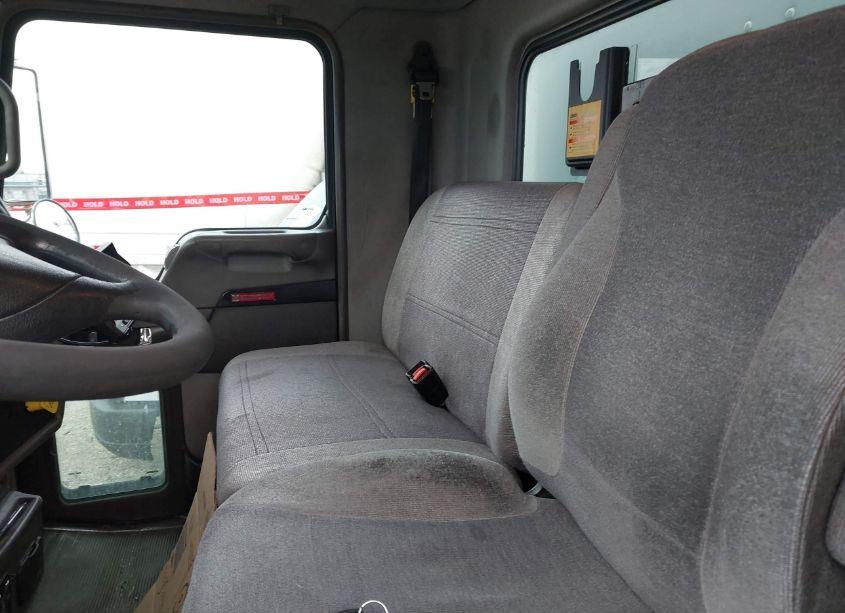 Photo 6 of 2013 Kenworth Construction T270 (VIN 2NKHHM6X6DM358198)