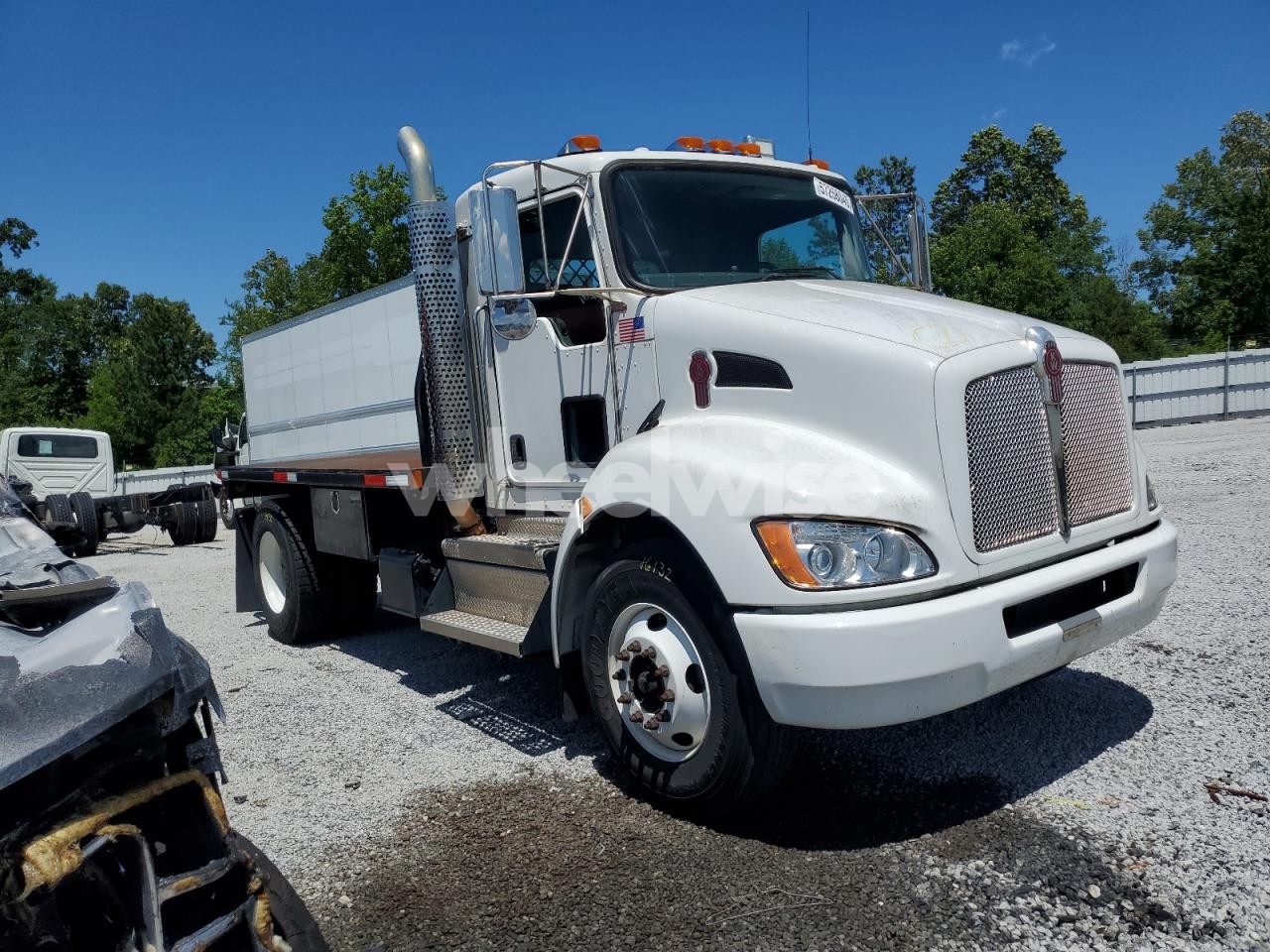 Photo 4 of 2019 KENWORTH CONSTRUCTION T270 (VIN 2NKHHM6X6KM361891)