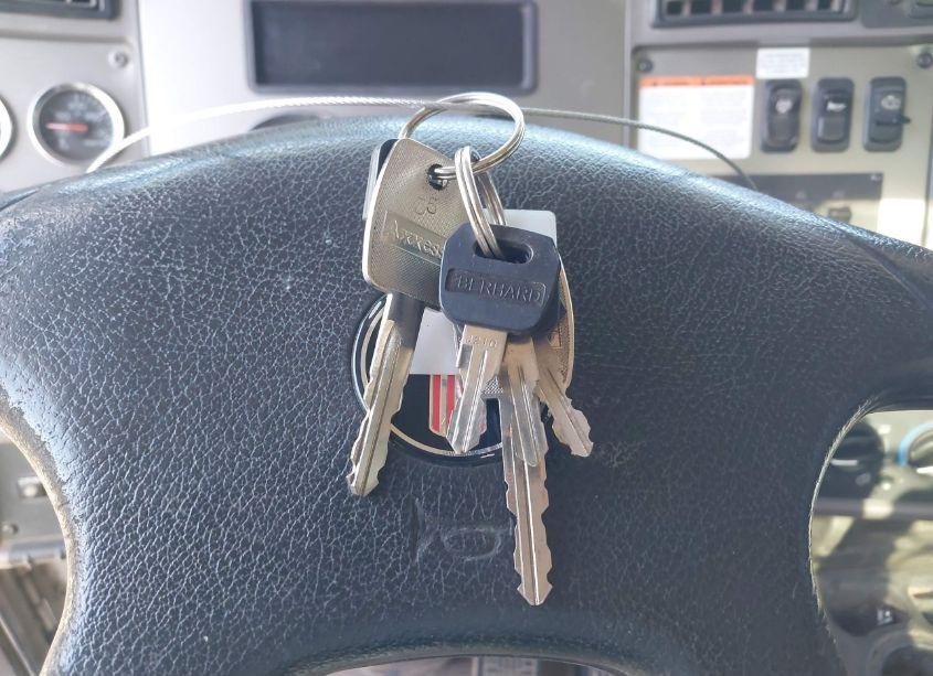 Photo 11 of 2012 Kenworth Construction T370 (VIN 2NKHHN7X6CM322515)