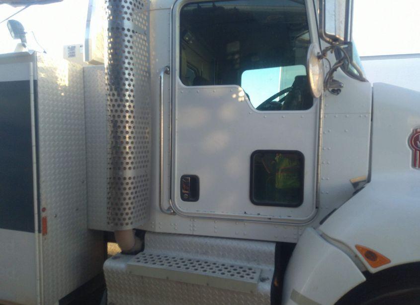 Photo 13 of 2012 Kenworth Construction T370 (VIN 2NKHHN7X6CM322515)