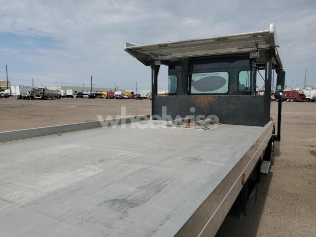 Photo 3 of 2019 KENWORTH CONSTRUCTION T370 (VIN 2NKHLJ9X7KM283159)