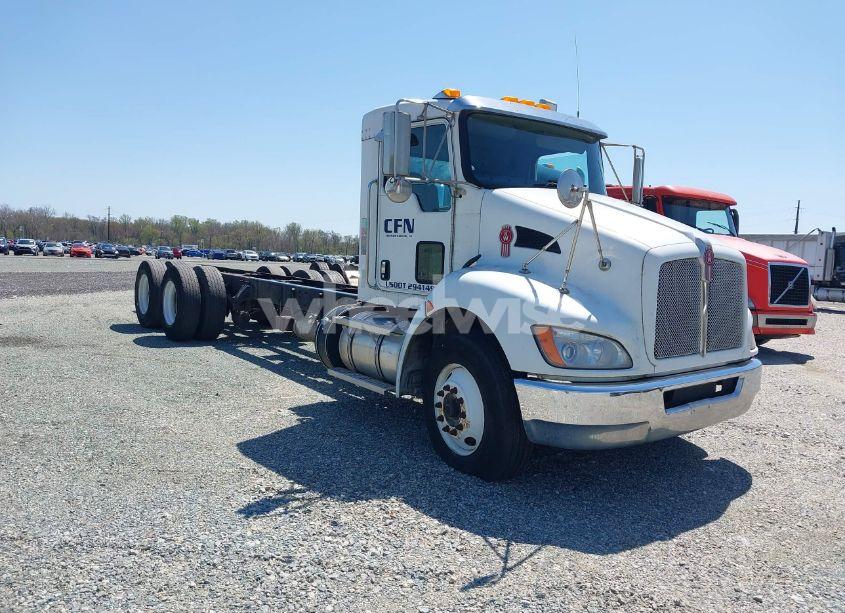 2014 Kenworth Construction T370 (VIN 2NKHLJ9X8EM409355) main photo