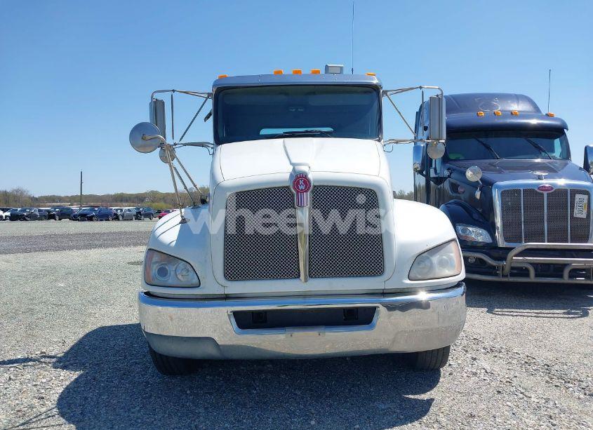 Photo 12 of 2014 Kenworth Construction T370 (VIN 2NKHLJ9X8EM409355)
