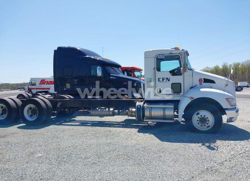 Photo 13 of 2014 Kenworth Construction T370 (VIN 2NKHLJ9X8EM409355)