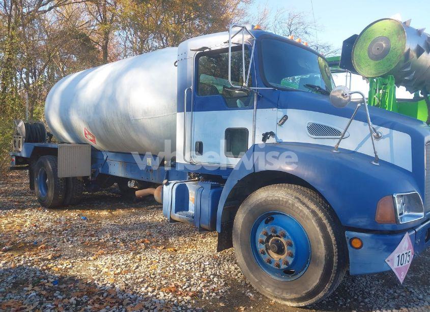 Photo 15 of 2004 Kenworth Construction T300 (VIN 2NKMHD7X94M050049)