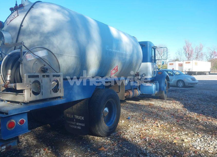 Photo 4 of 2004 Kenworth Construction T300 (VIN 2NKMHD7X94M050049)