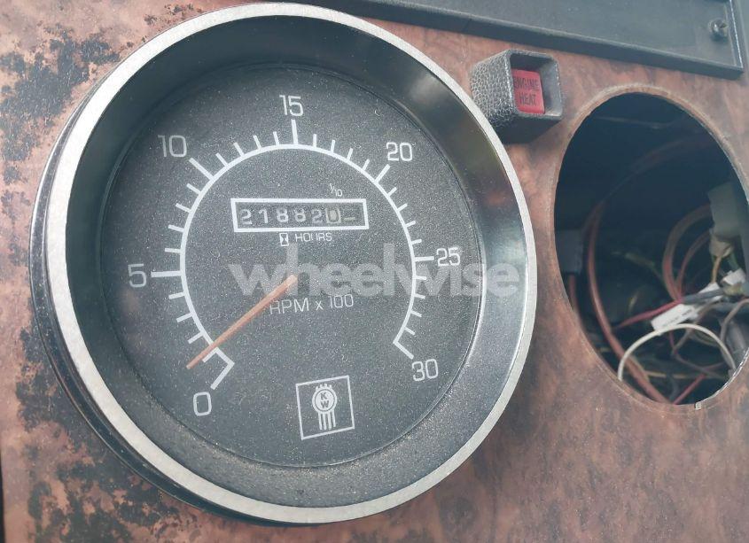 Photo 5 of 2004 Kenworth Construction T300 (VIN 2NKMHD7X94M050049)