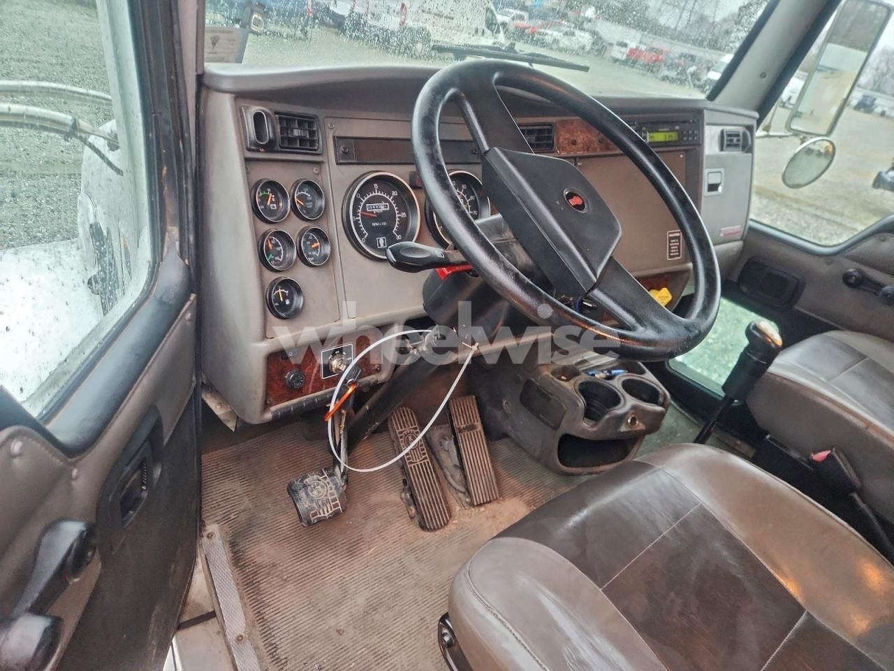 Photo 8 of 2007 KENWORTH CONSTRUCT (VIN 2NKMHZ7X57M175857)