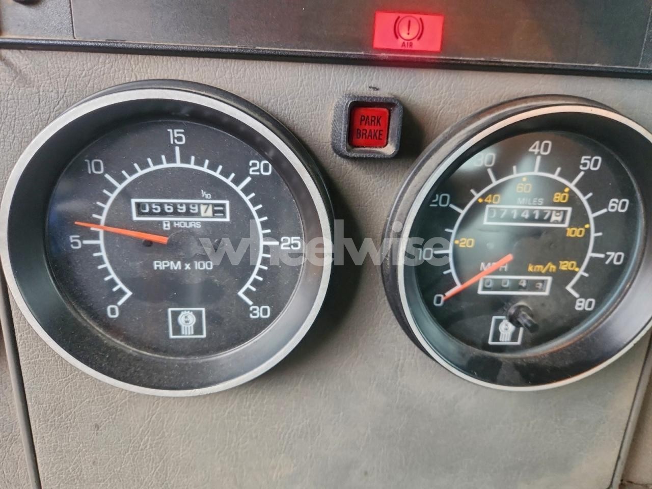 Photo 9 of 2007 KENWORTH CONSTRUCT (VIN 2NKMHZ7X57M175857)