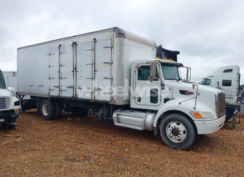 Photo 14 of 2013 Peterbilt 337 N/A (VIN 2NP2HM6X1DM212971)