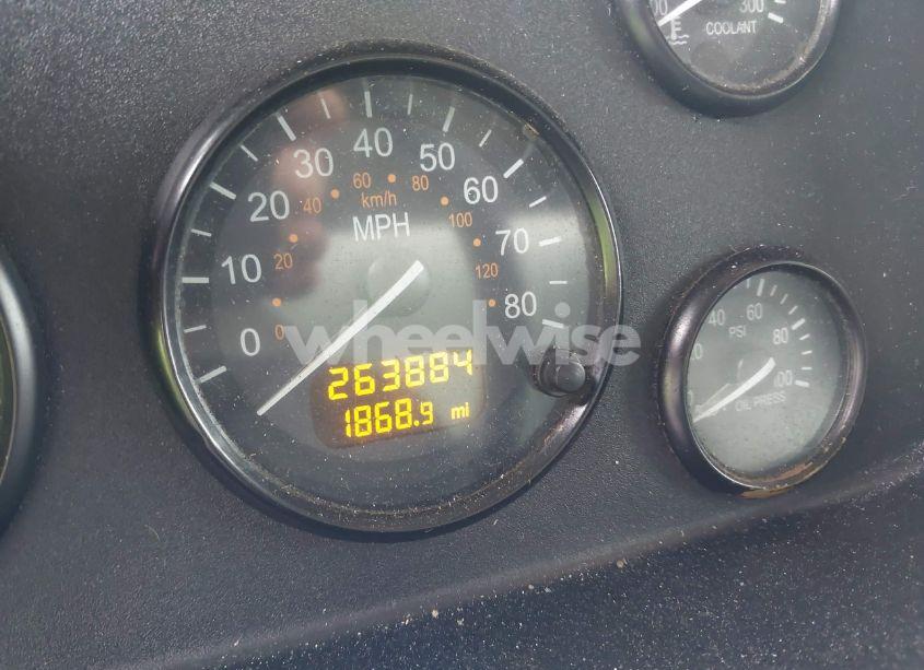 Photo 4 of 2013 Peterbilt 337 N/A (VIN 2NP2HM6X1DM212971)