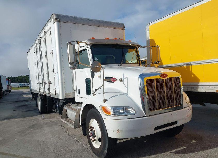 2015 Peterbilt 337 N/A (VIN 2NP2HM6X2FM269585) main photo