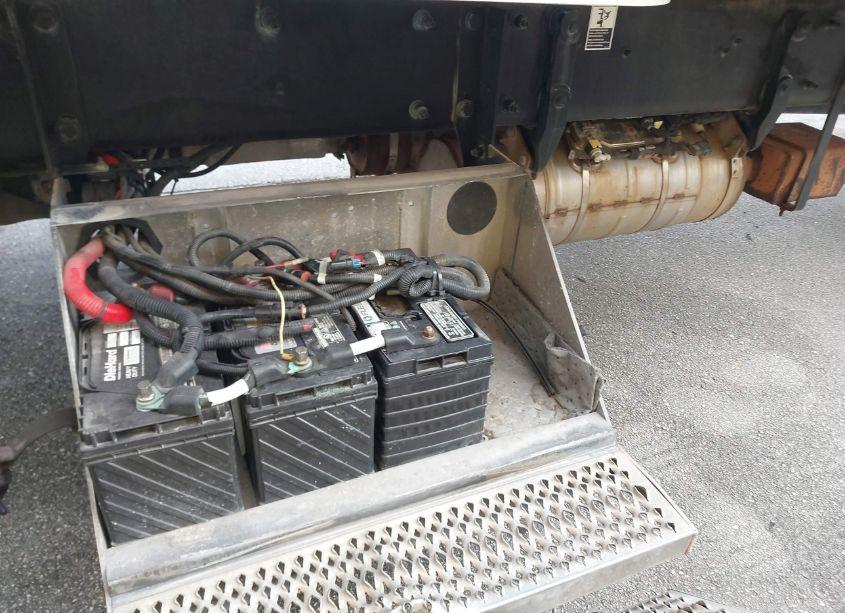 Photo 13 of 2015 Peterbilt 337 N/A (VIN 2NP2HM6X2FM269585)