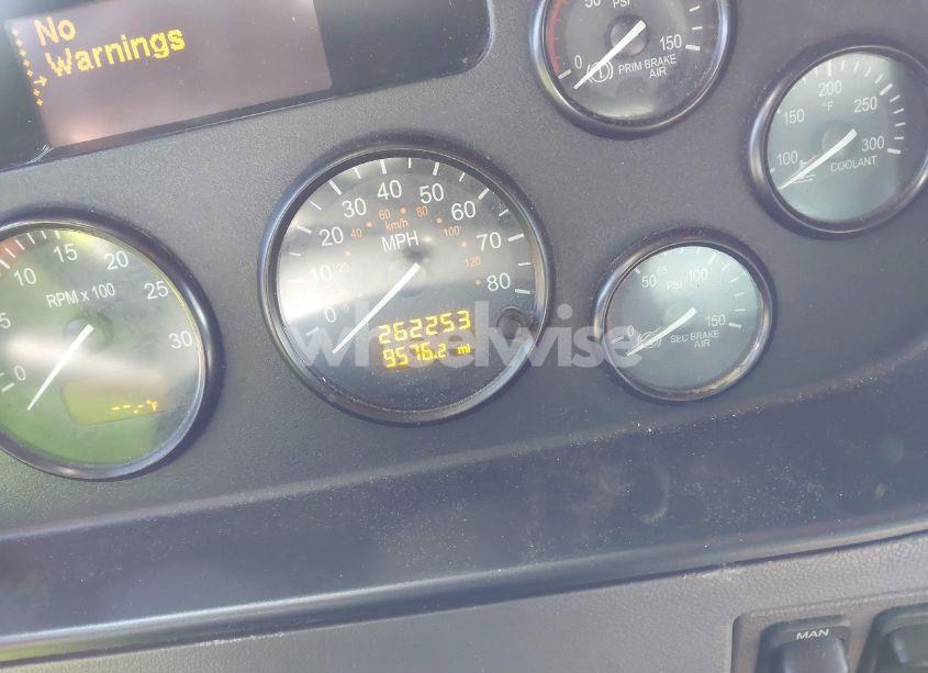 Photo 5 of 2015 Peterbilt 337 N/A (VIN 2NP2HM6X5FM269466)