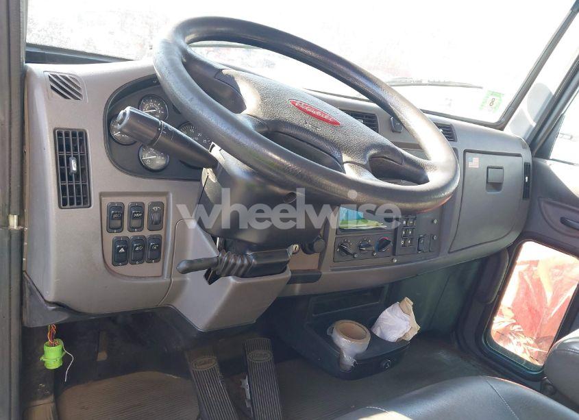 Photo 7 of 2015 Peterbilt 337 N/A (VIN 2NP2HM6X5FM269466)