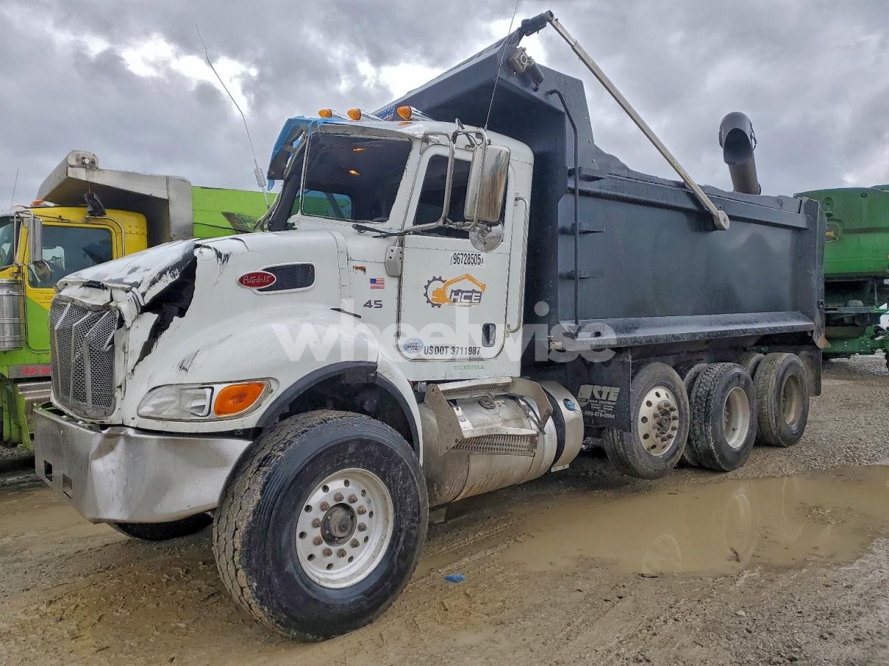 Photo 2 of 2021 PETERBILT 348 DUMP TRUCK (VIN 2NP3LJ0X3MM757239)