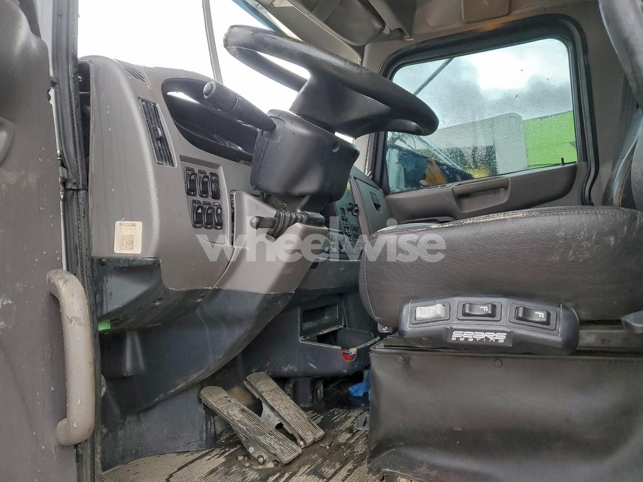 Photo 5 of 2021 PETERBILT 348 DUMP TRUCK (VIN 2NP3LJ0X3MM757239)