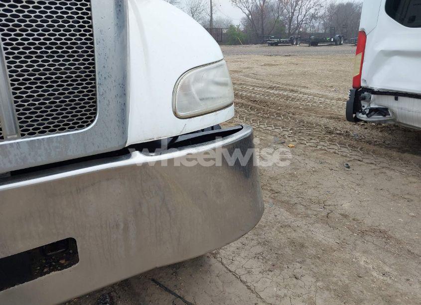 Photo 10 of 2016 Peterbilt 348 N/A (VIN 2NP3LJ0X4GM325859)