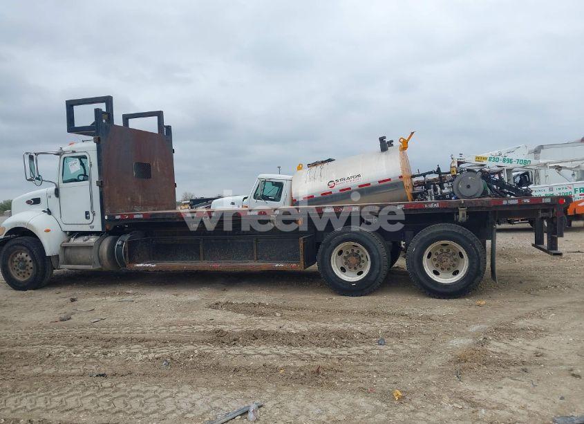 Photo 15 of 2016 Peterbilt 348 N/A (VIN 2NP3LJ0X4GM325859)