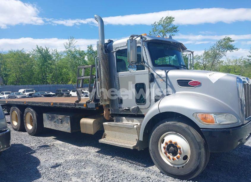 Photo 13 of 2015 Peterbilt 348 N/A (VIN 2NP3LJ9X3FM280091)