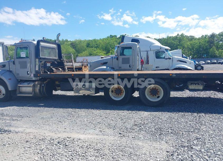 Photo 14 of 2015 Peterbilt 348 N/A (VIN 2NP3LJ9X3FM280091)