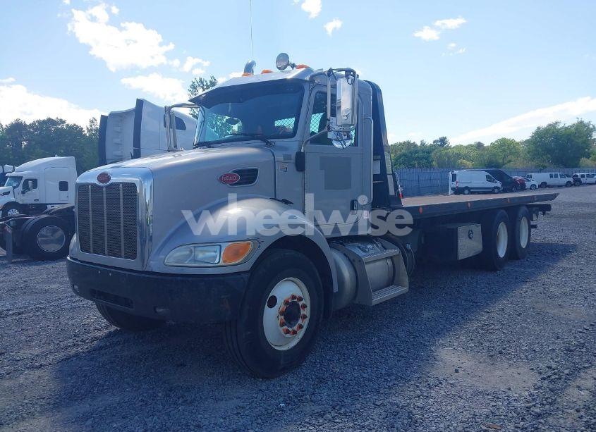 Photo 2 of 2015 Peterbilt 348 N/A (VIN 2NP3LJ9X3FM280091)
