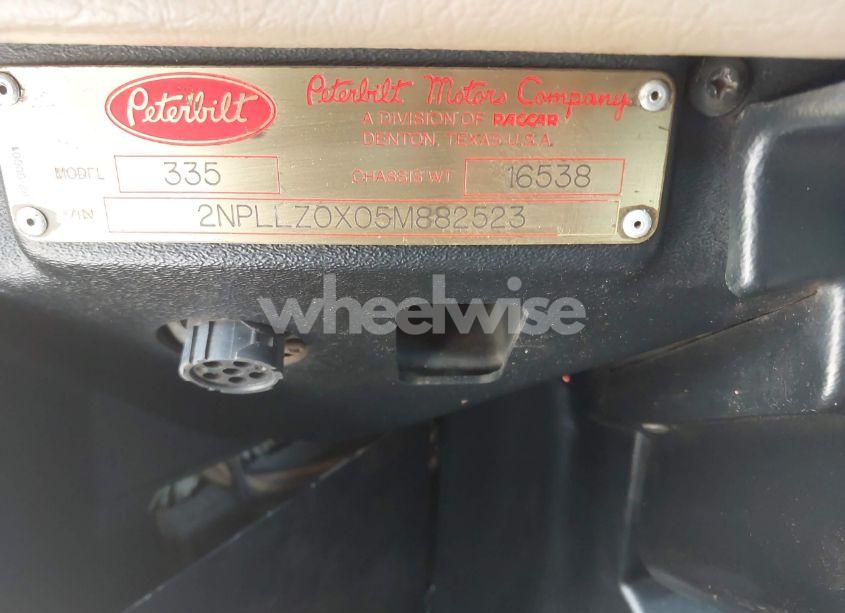Photo 8 of 2005 Peterbilt 335 N/A (VIN 2NPLLZ0X05M882523)
