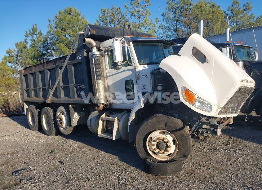 2007 Peterbilt 335 N/A (VIN 2NPLLZ9X97M689180) main photo