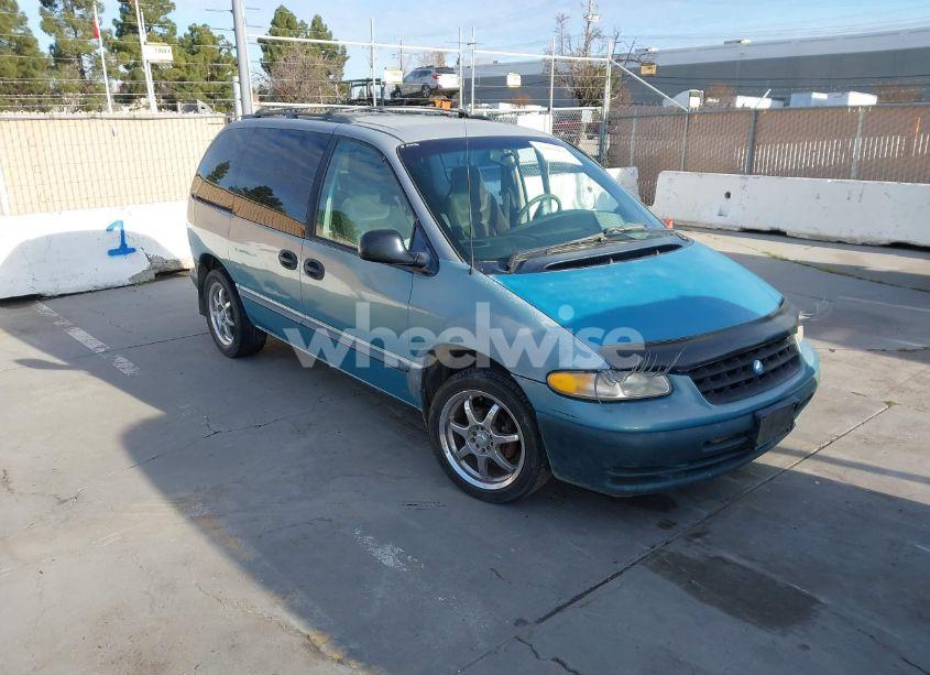 1996 Plymouth Voyager (VIN 2P4FP25B2TR622553) main photo