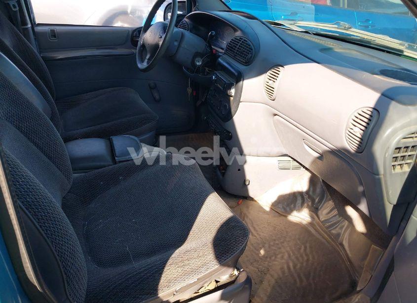 Photo 5 of 1996 Plymouth Voyager (VIN 2P4FP25B2TR622553)