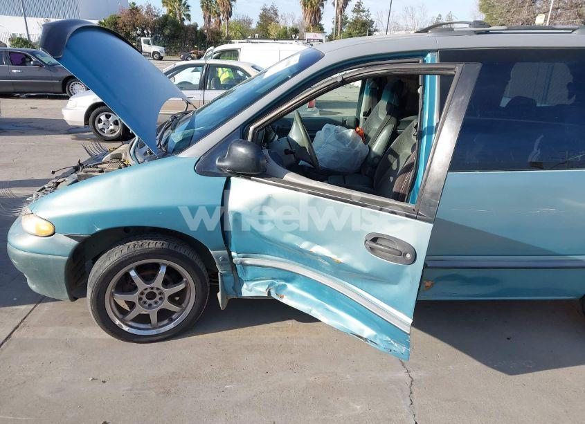 Photo 6 of 1996 Plymouth Voyager (VIN 2P4FP25B2TR622553)