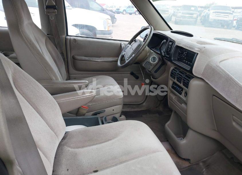Photo 5 of 1994 Plymouth Voyager (VIN 2P4GH2531RR744369)